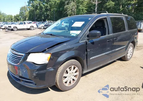 2015 Chrysler Town & Country Touring z USA, uszkodzony, nr VIN 2C4RC1BG2FR538843